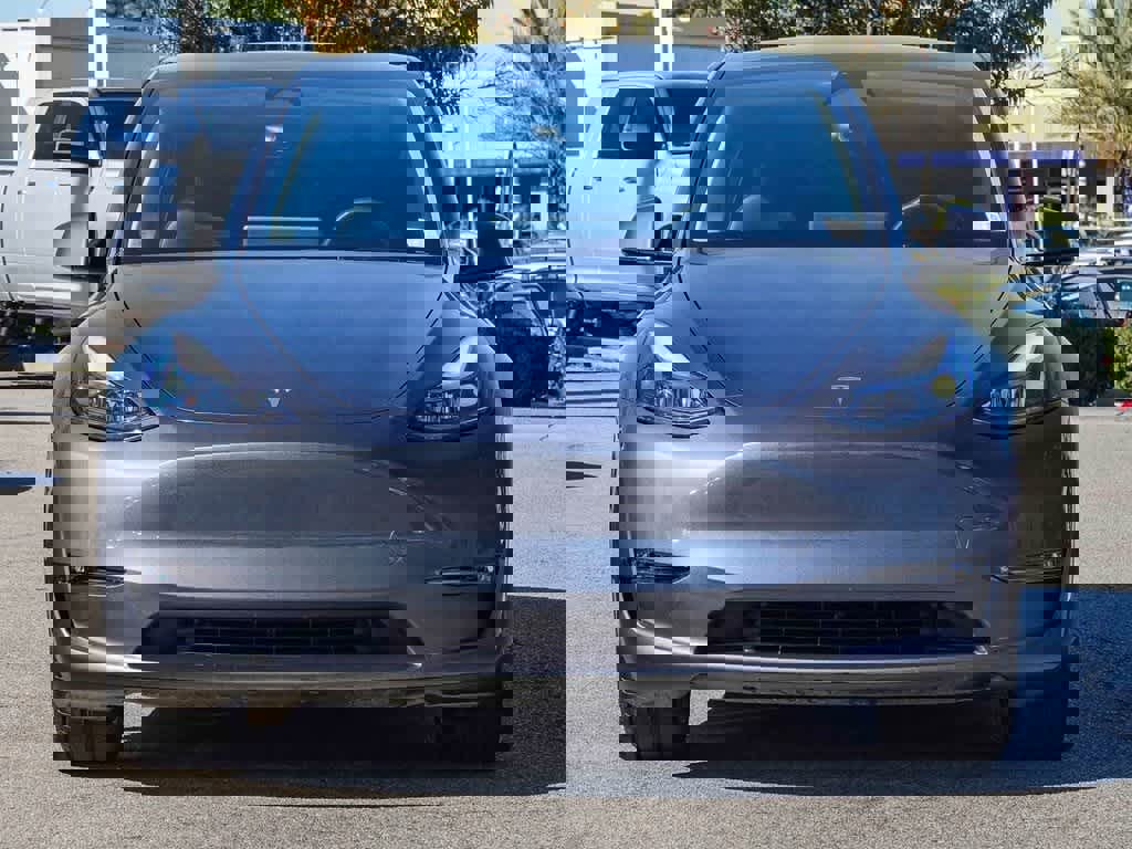 Used 2023 Tesla Model Y Long Range image 2