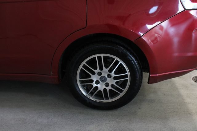 Used 2011 Ford Focus SE w/ Sedan SE Appearance Pkg FWD image 26