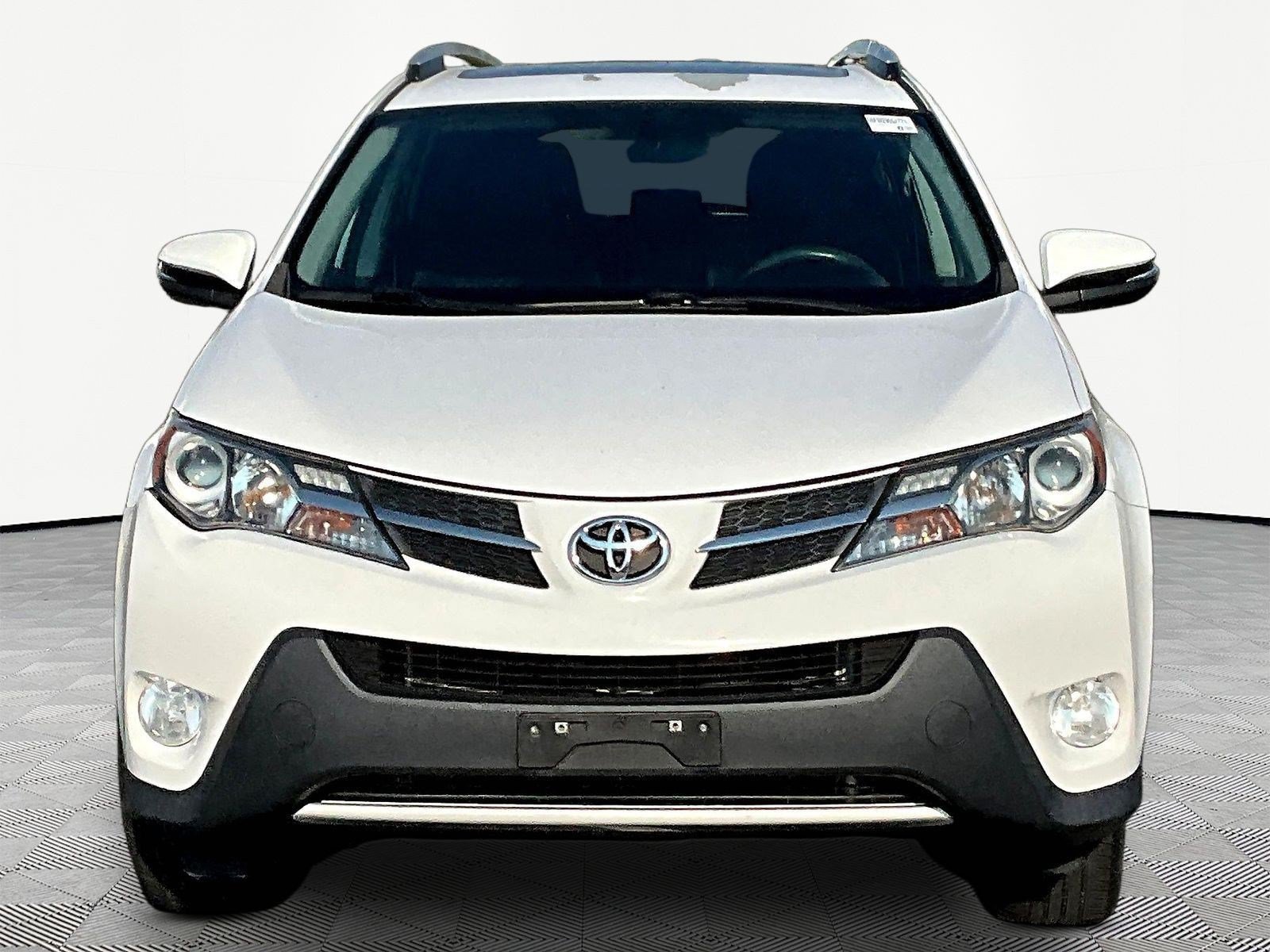 Used 2015 Toyota RAV4 XLE AWD/4WD image 2