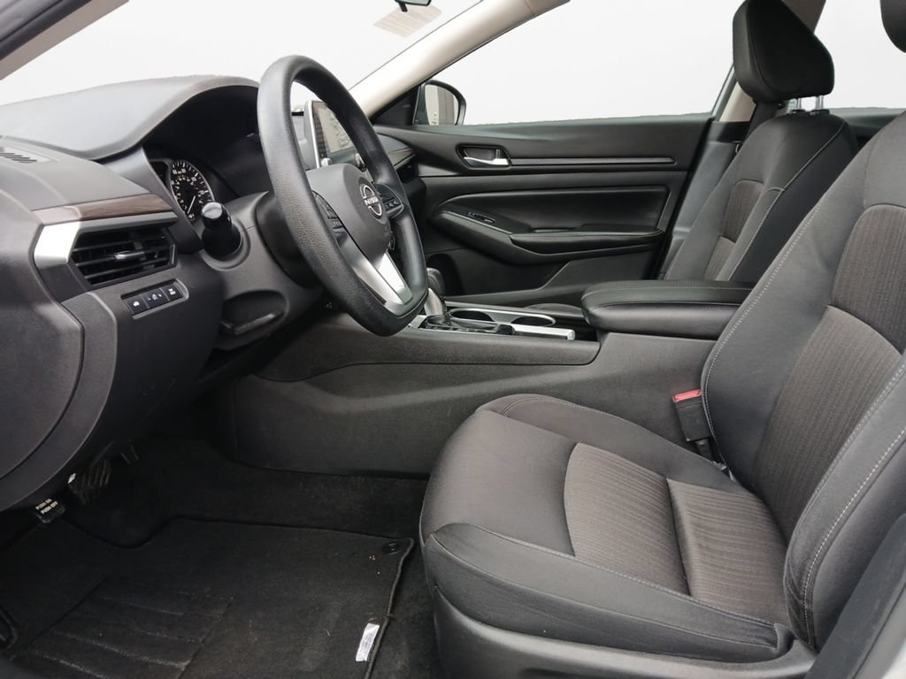 Used 2024 Nissan Altima 2.5 SV FWD image 19
