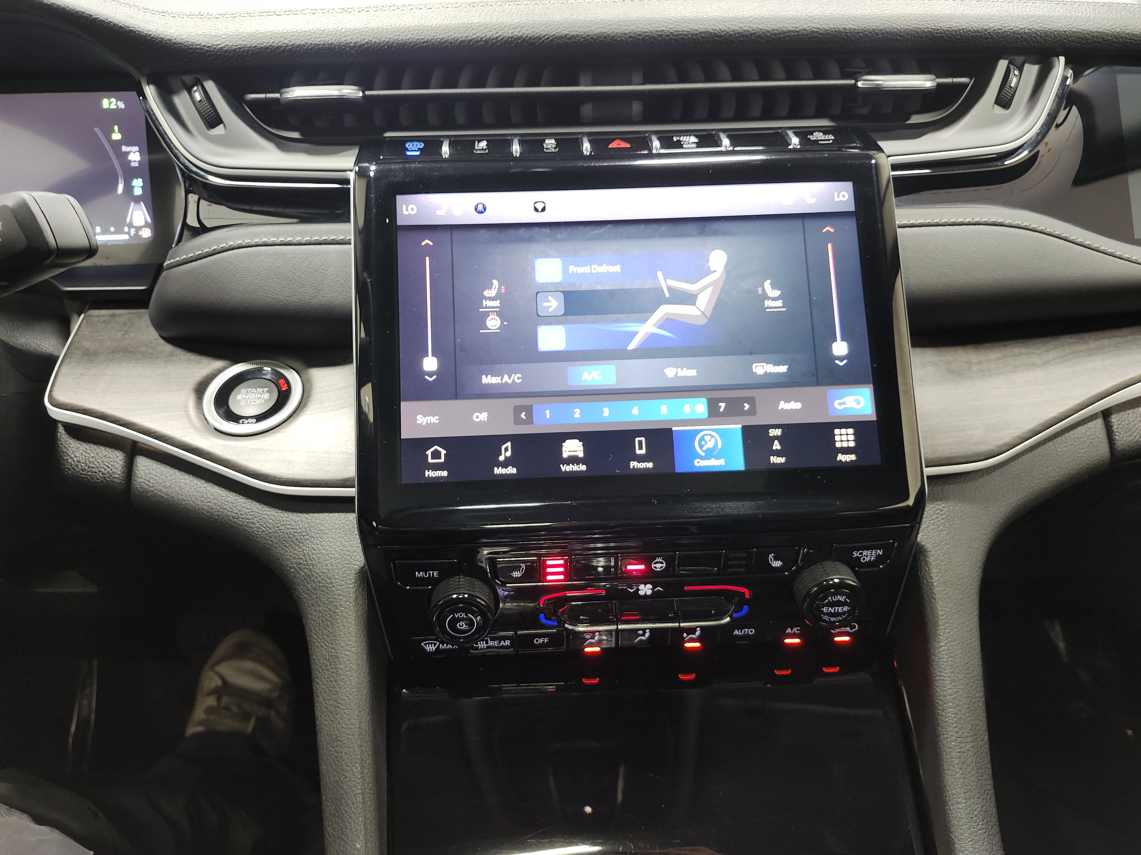 Used 2023 Jeep Grand Cherokee 4WD 4xe image 34