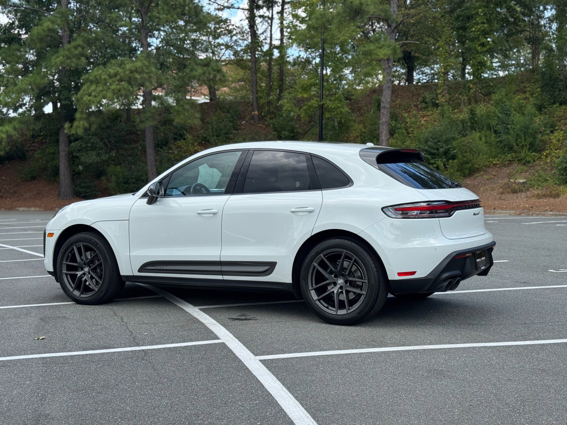 Used 2023 Porsche Macan image 7