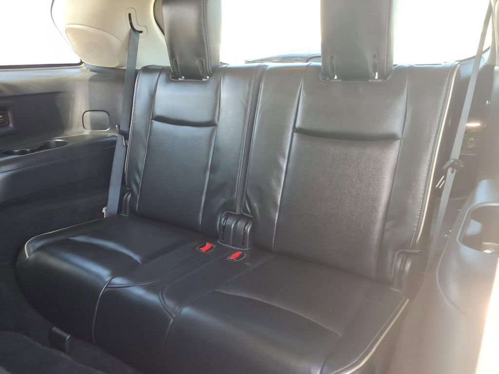 Used 2019 INFINITI QX60 Luxe w/ Essential Package image 16