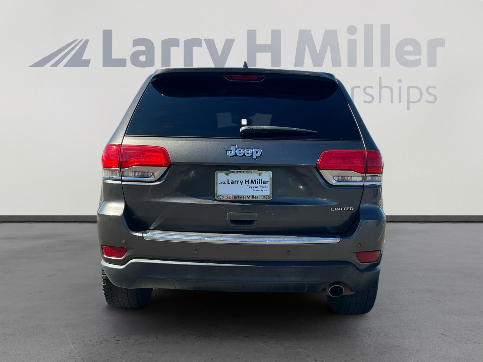 Used 2018 Jeep Grand Cherokee Limited w/ Luxury Group II image 4