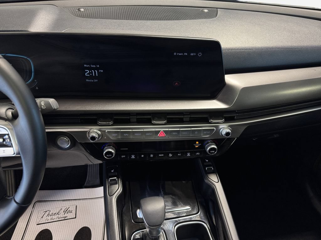 Certified 2024 Kia Telluride S w/ S Sunroof Package AWD/4WD image 22
