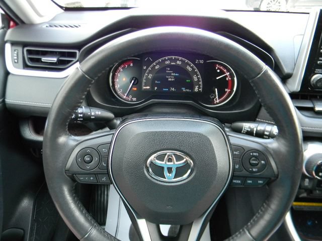 Used 2020 Toyota RAV4 Limited AWD/4WD image 11