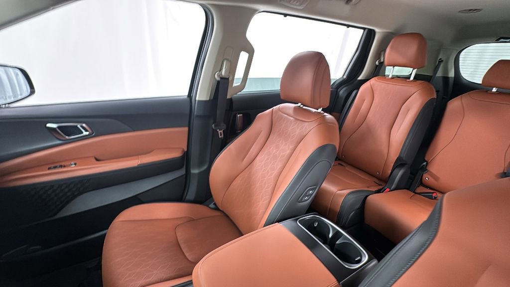 New 2026 Kia Carnival EX image 13