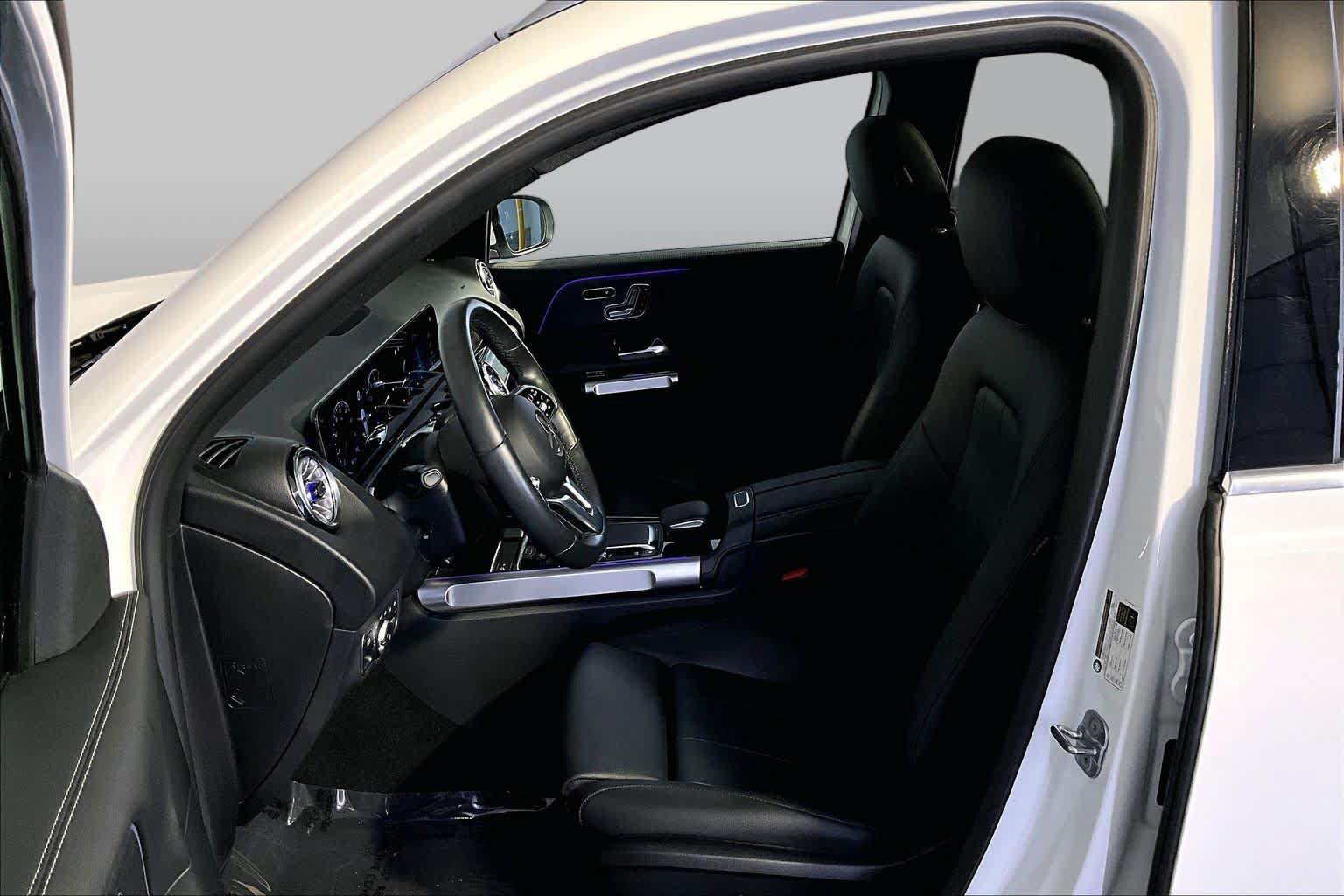 Used 2023 Mercedes-Benz GLB 250 4MATIC image 9