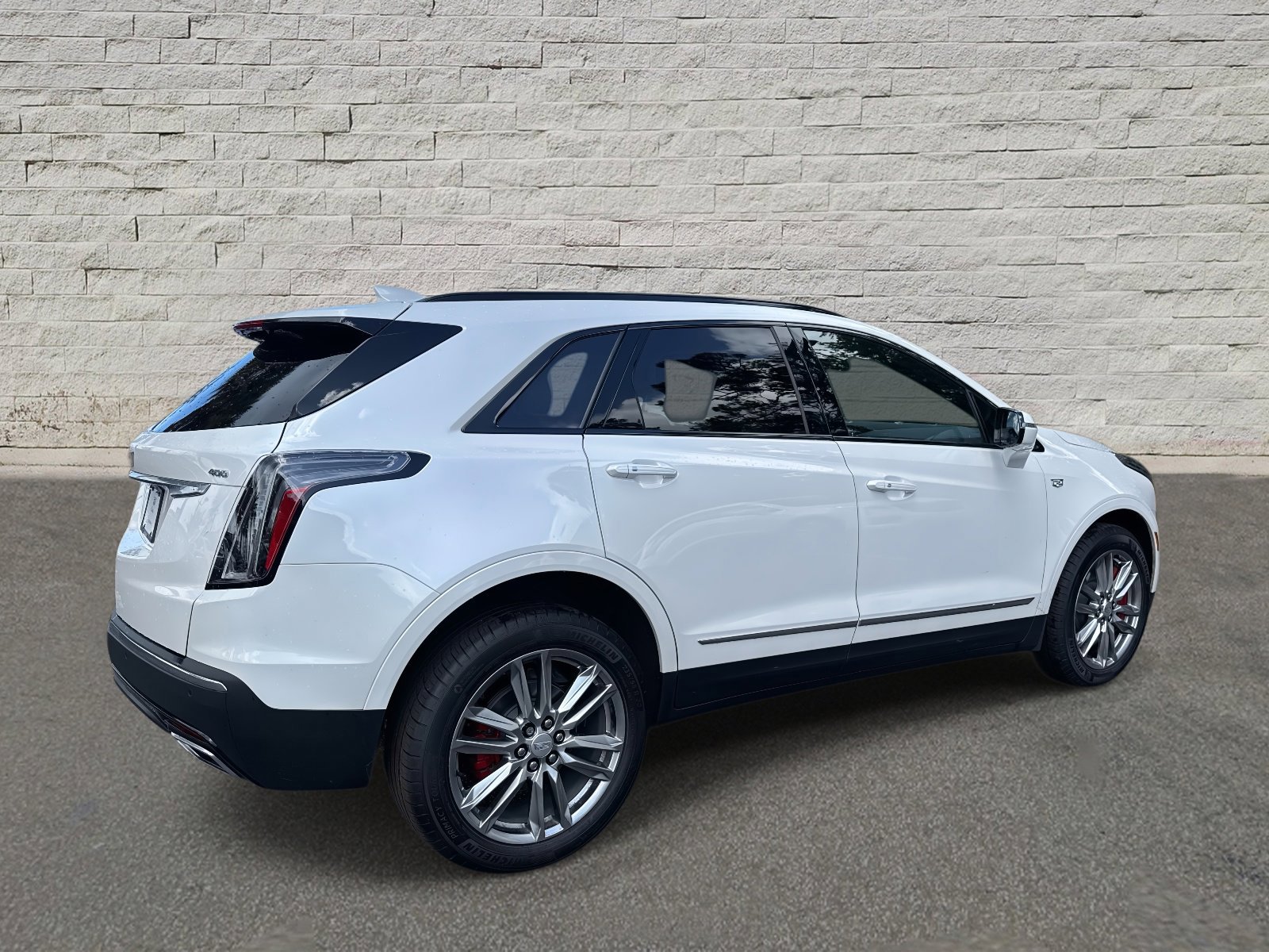 New 2025 Cadillac XT5 Sportv w/ LPO, Floor Liner Package image 7