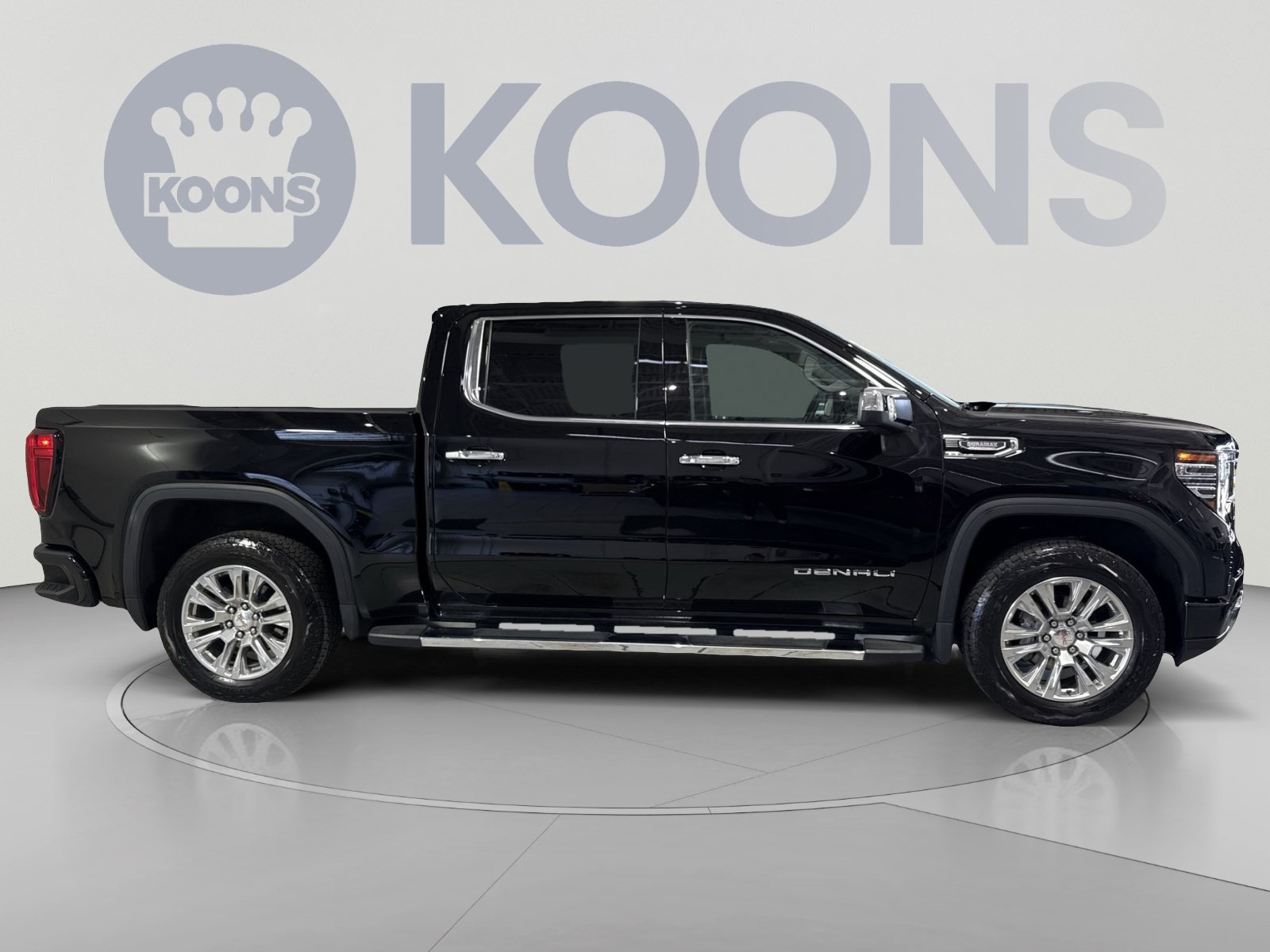 Used 2024 GMC Sierra 1500 Denali w/ Technology Package AWD/4WD image 12