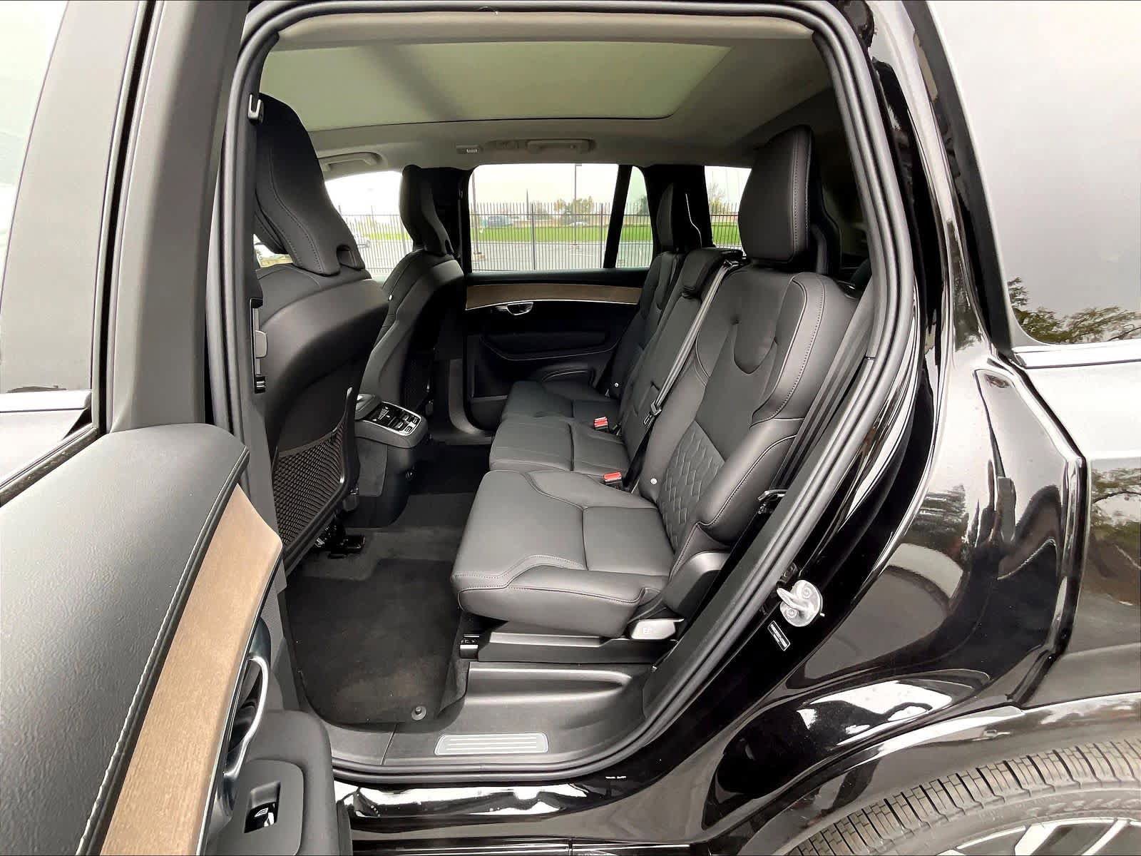 New 2026 Volvo XC90 B5 Plus w/ Protection Package AWD/4WD image 12