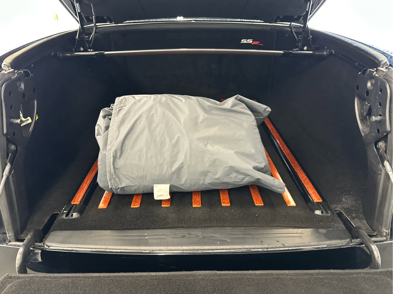 Used 2004 Chevrolet SSR w/ Preferred Equipment Group RWD image 13