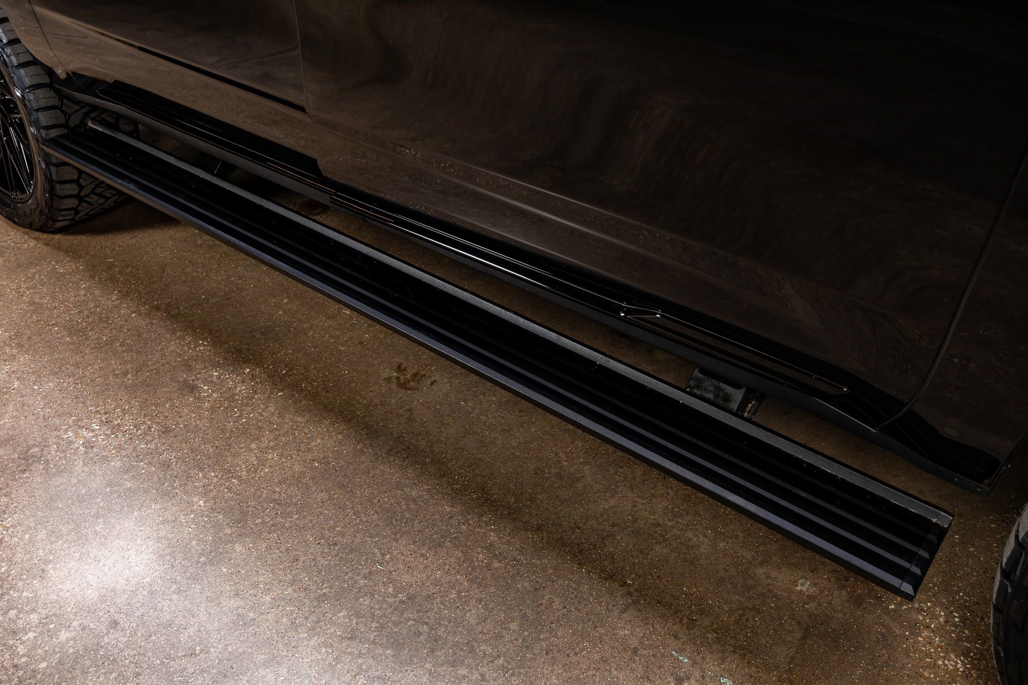 Used 2025 Cadillac Escalade ESV Sport Platinum w/ LPO, ONYX Package image 13