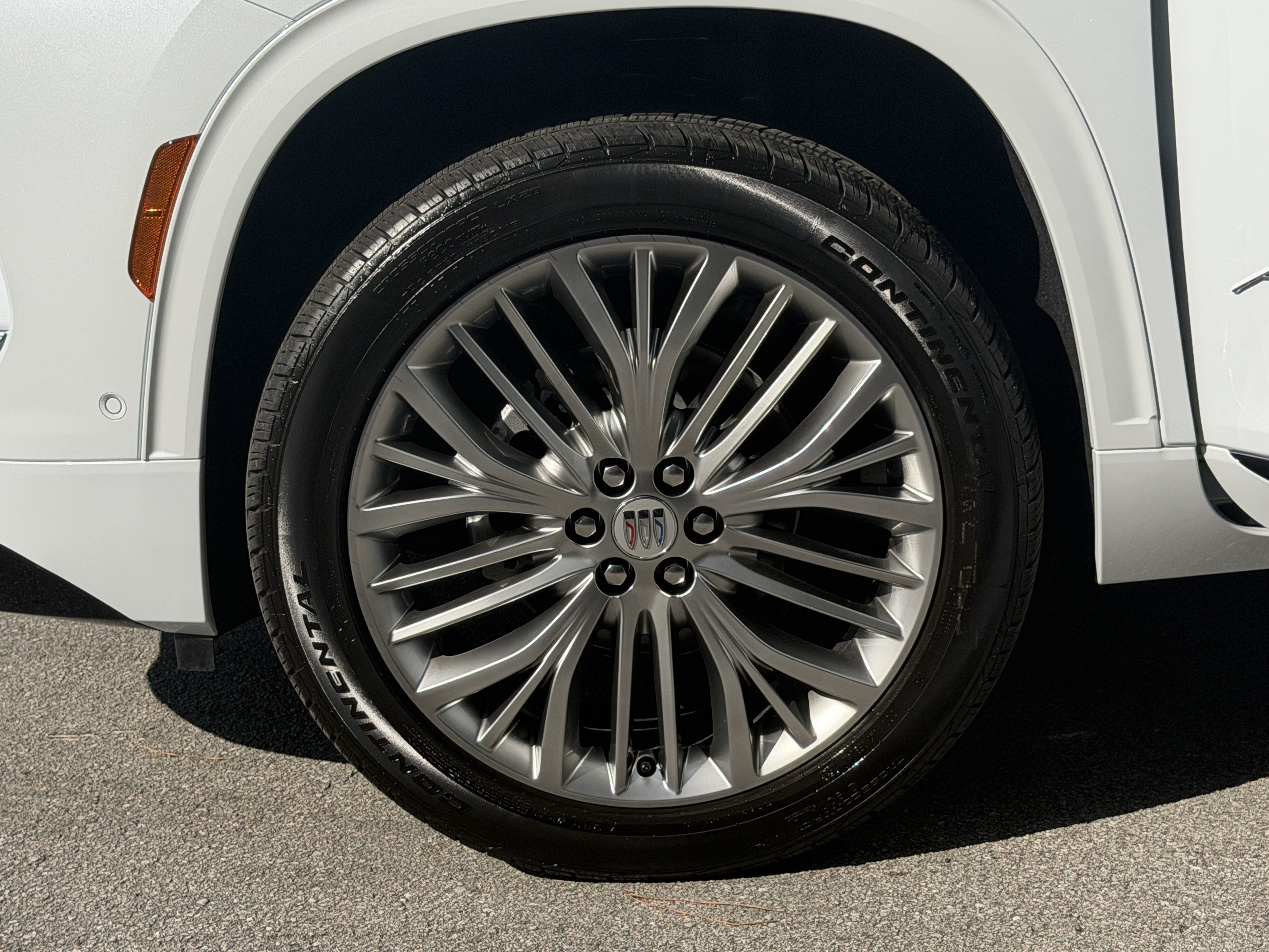 New 2027 Buick Enclave Avenir FWD image 11