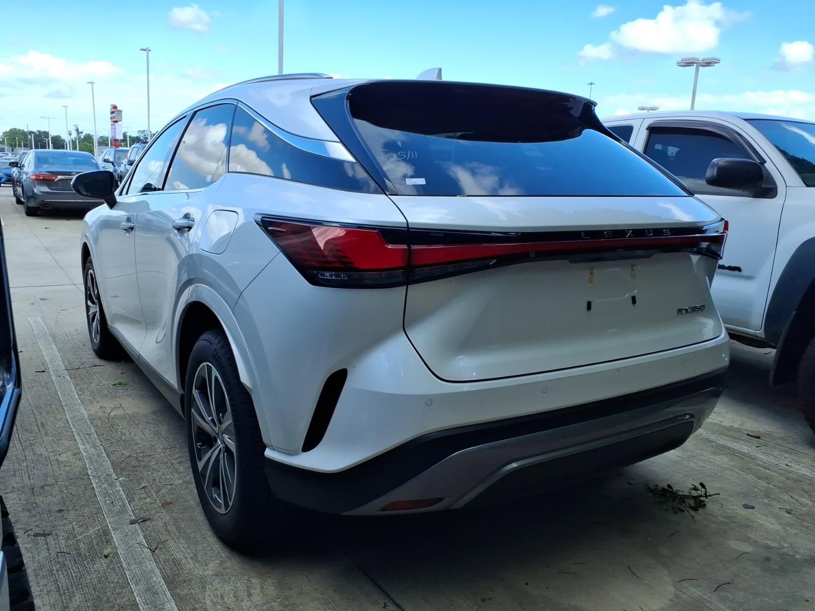Used 2024 Lexus RX 350 Premium w/ Accessory Package (Z1) FWD image 2