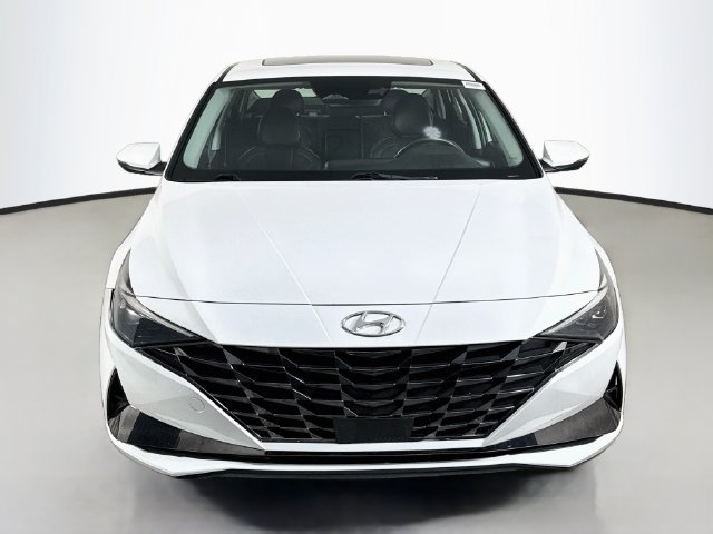 Used 2022 Hyundai Elantra Limited FWD image 2