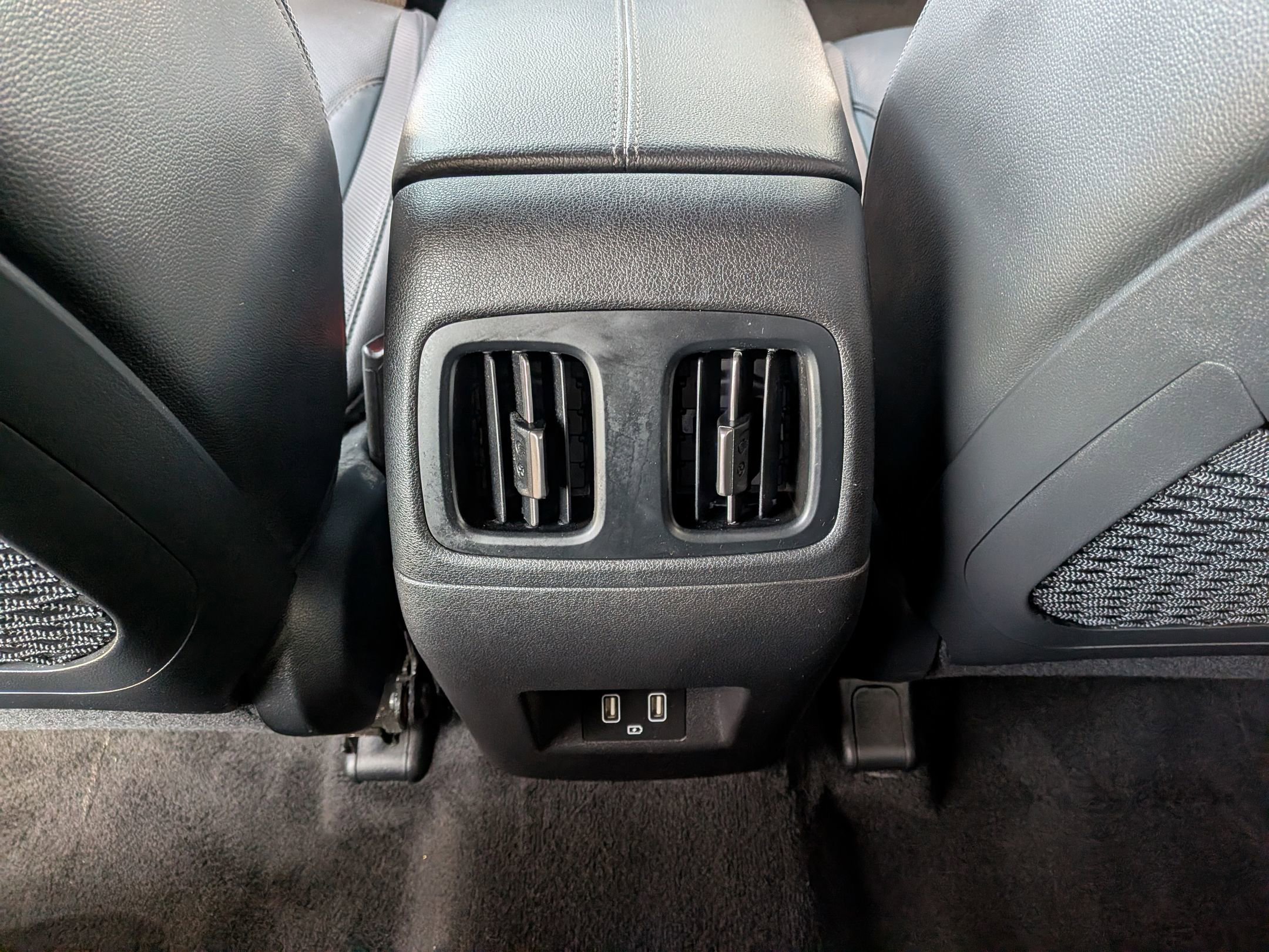 Used 2023 Hyundai Santa Cruz Limited image 30