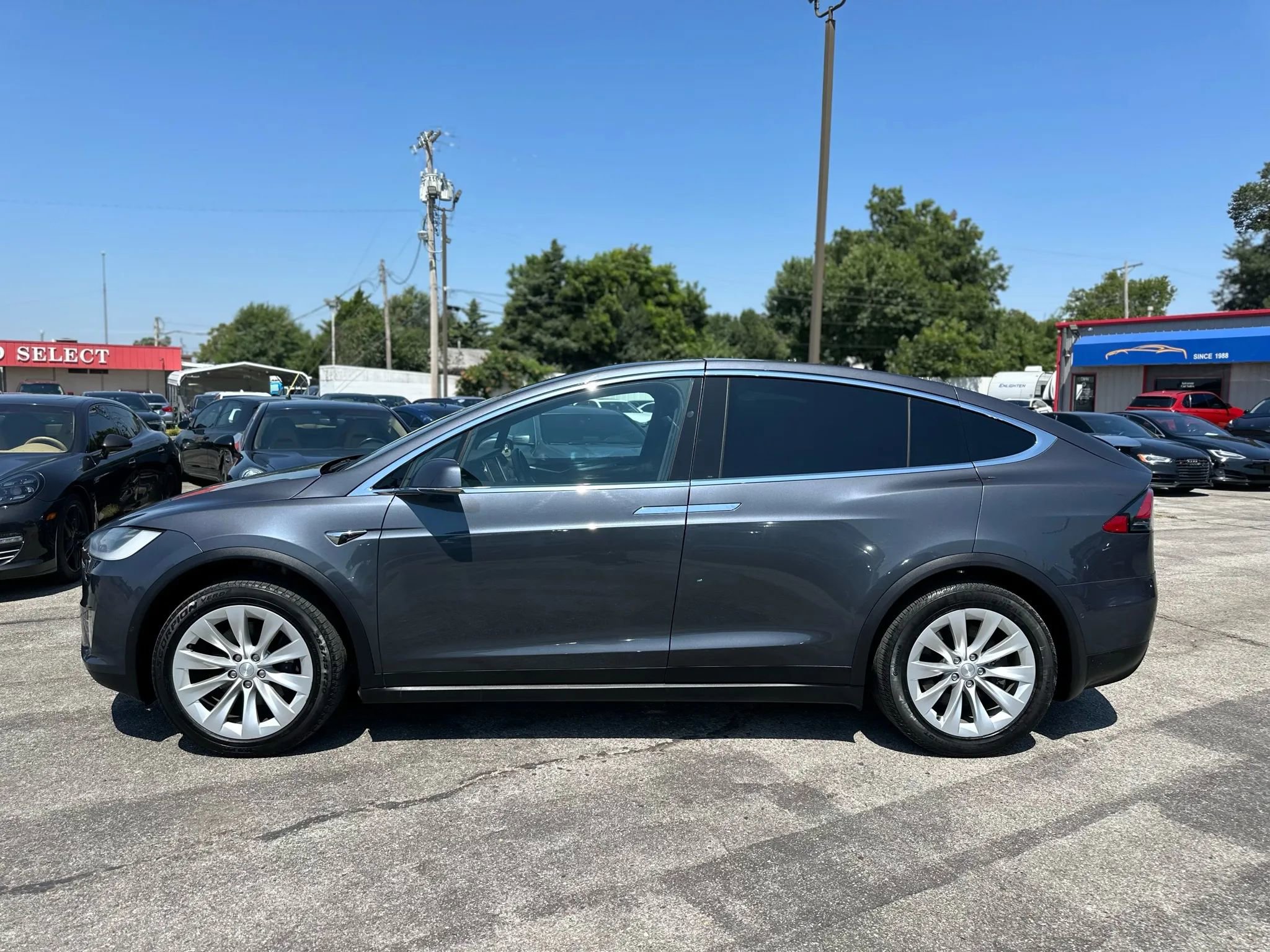 Used 2018 Tesla Model X 75D image 16