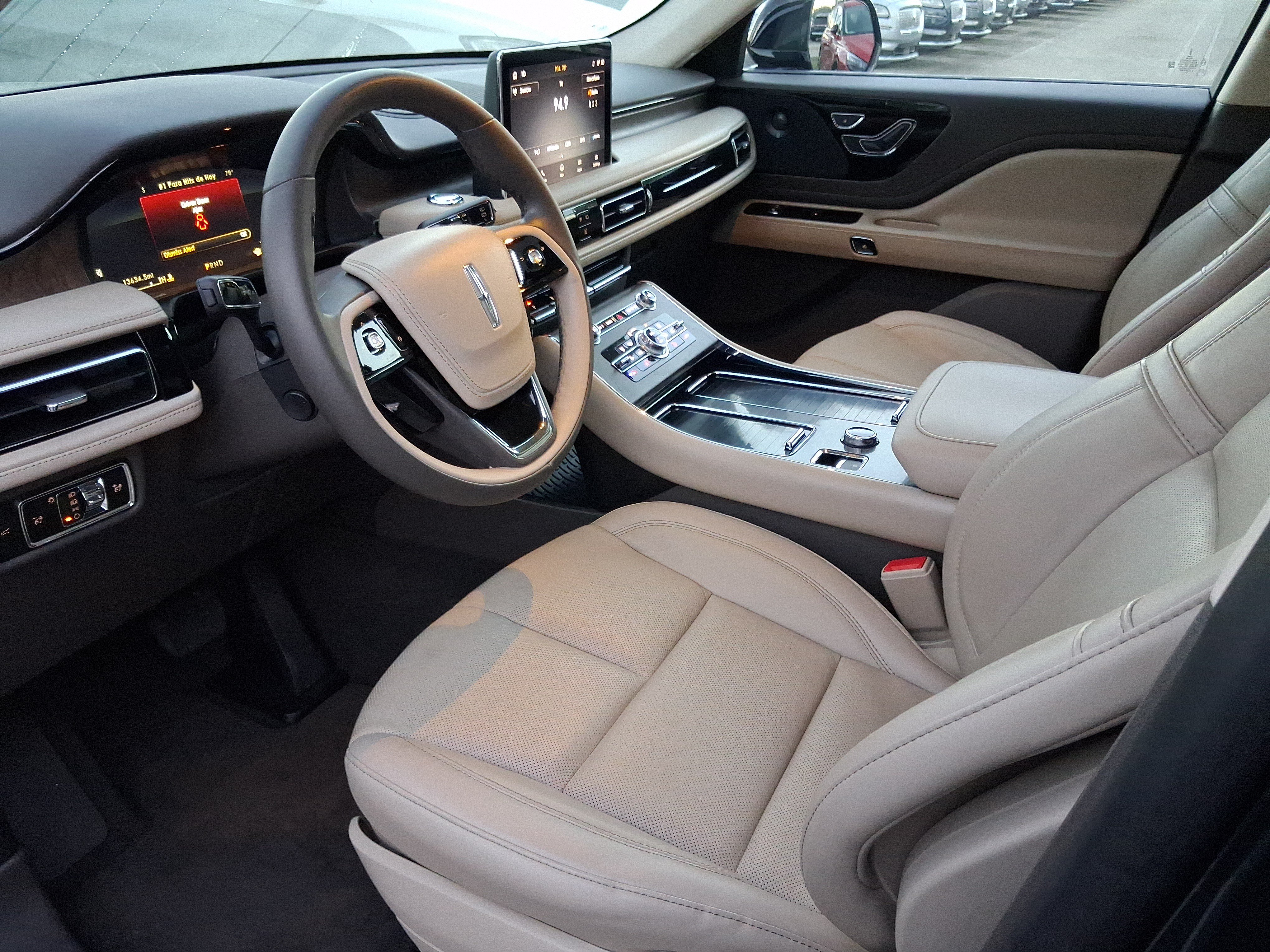 Certified 2024 Lincoln Aviator Reserve RWD image 11