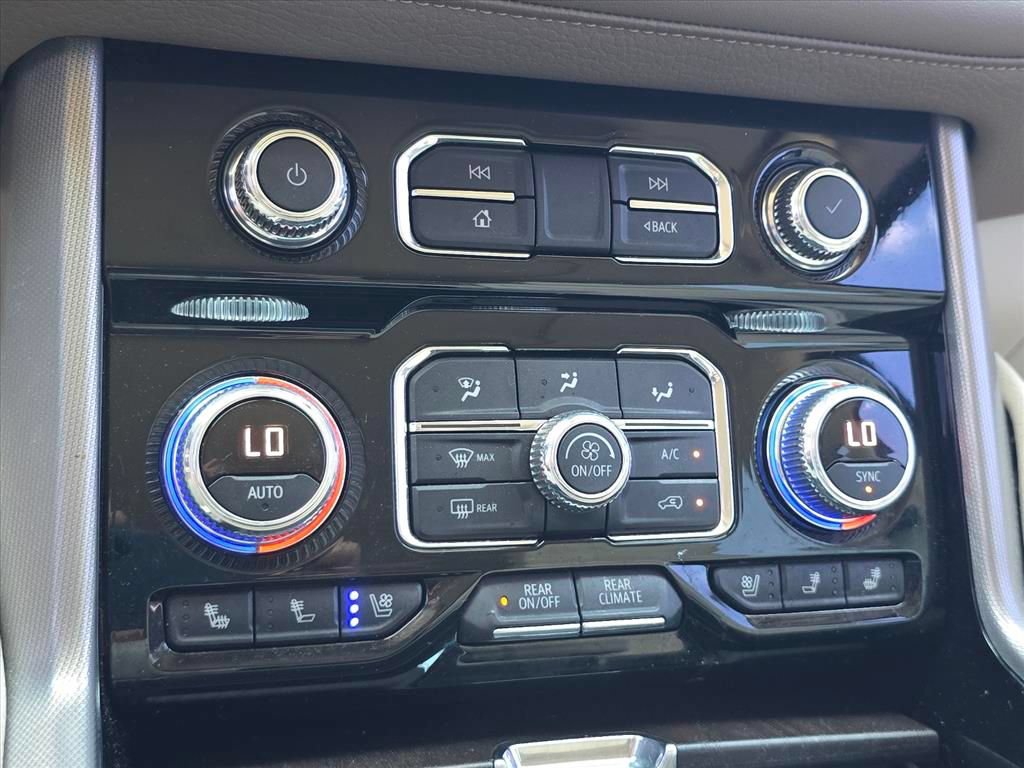 Used 2022 GMC Yukon XL Denali AWD/4WD image 19
