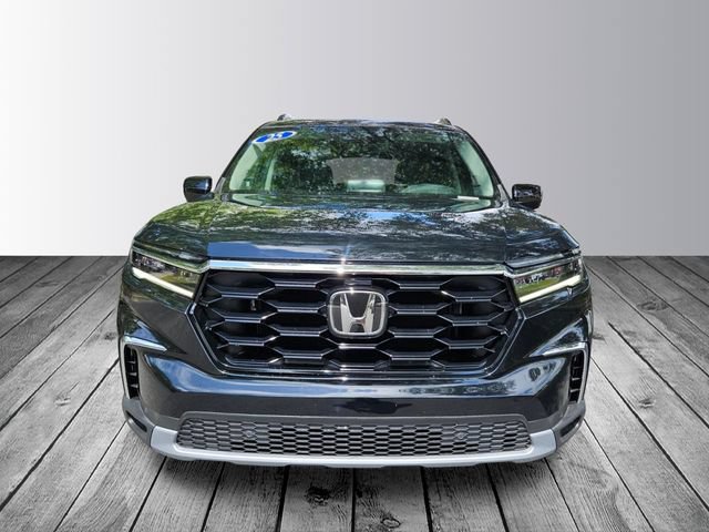 Certified 2025 Honda Pilot Touring image 8