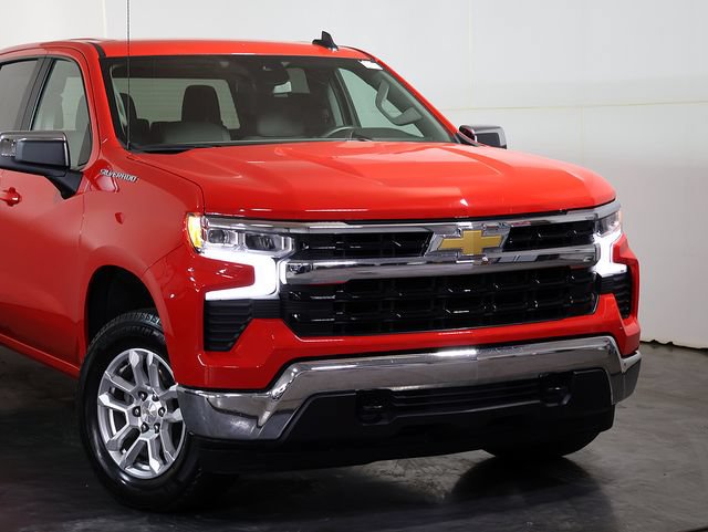 Used 2023 Chevrolet Silverado 1500 LT AWD/4WD image 6