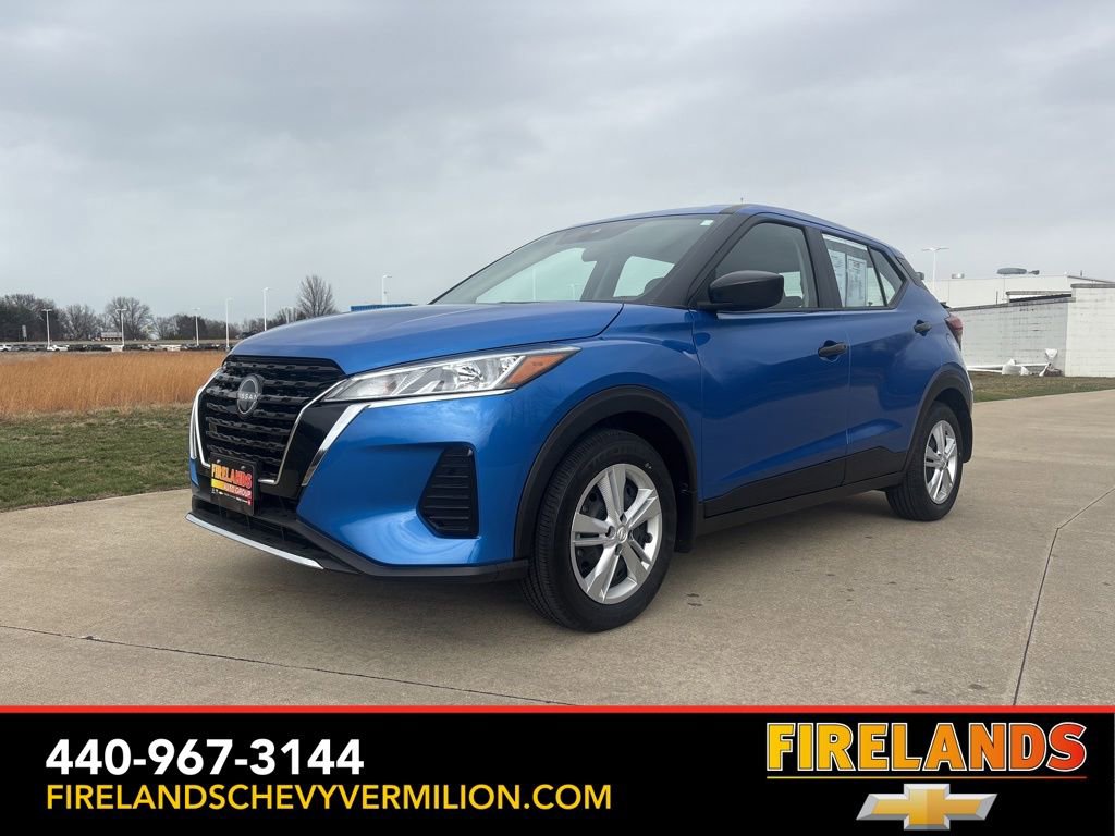 Used 2025 Nissan Kicks Play S image 1