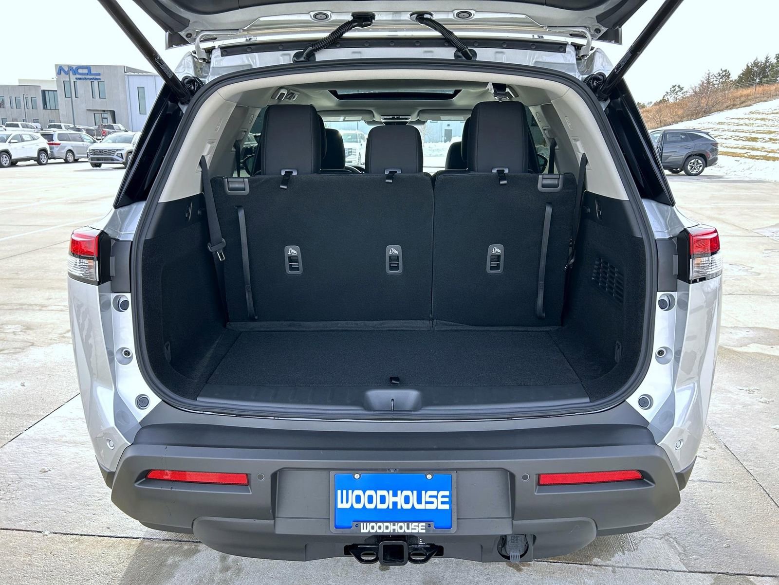 New 2025 Nissan Pathfinder SV w/ SV Premium Package image 9