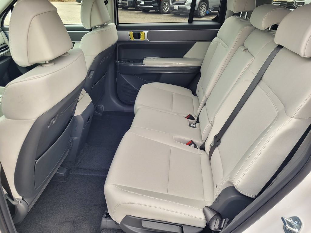 New 2026 Hyundai Santa Fe SE FWD image 6