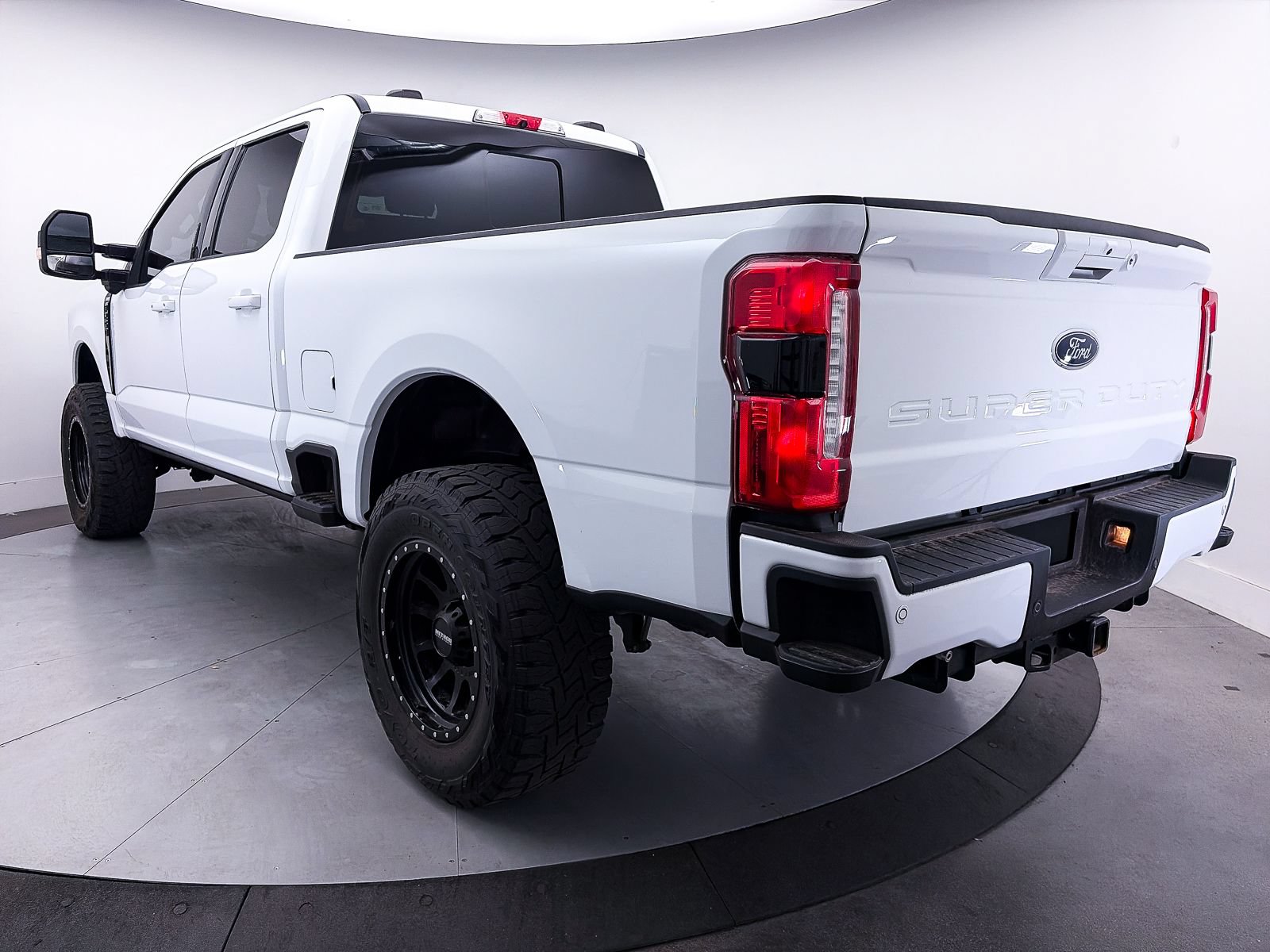 Used 2023 Ford F250 Lariat w/ Lariat Ultimate Package AWD/4WD image 18