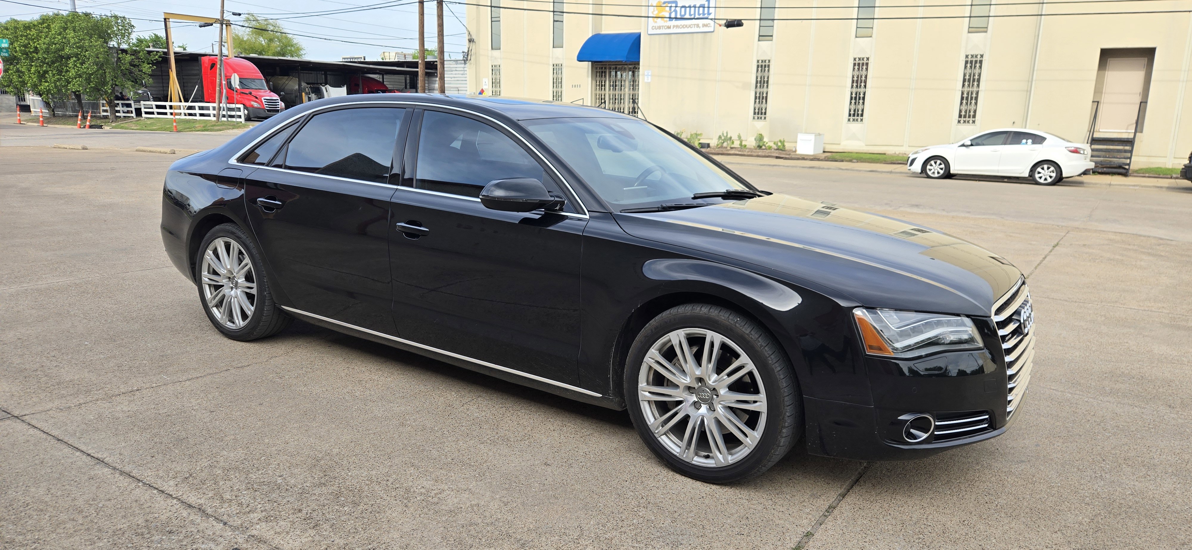 Used 2014 Audi A8 L 3.0T w/ Premium Package image 11