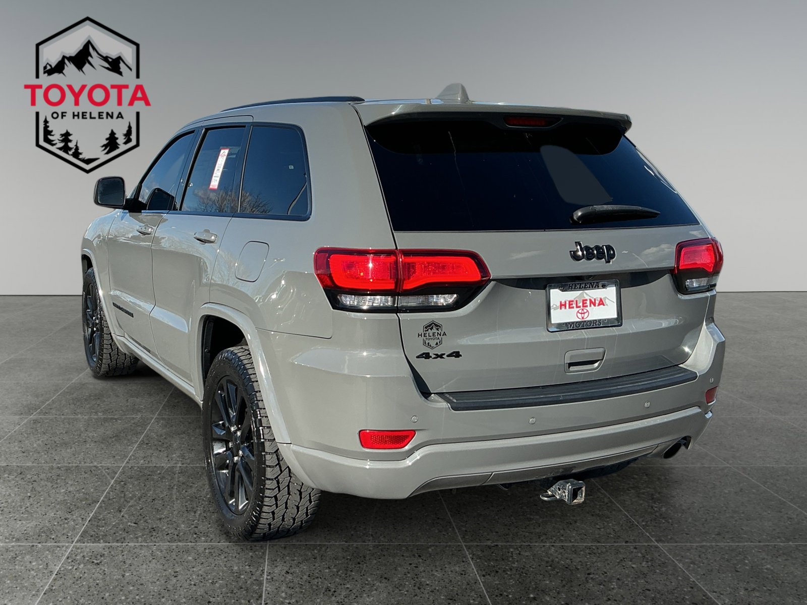Used 2020 Jeep Grand Cherokee Altitude image 3