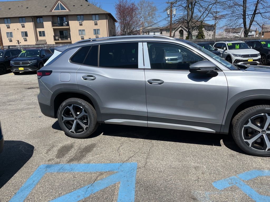 New 2026 Volkswagen Tiguan SE image 6