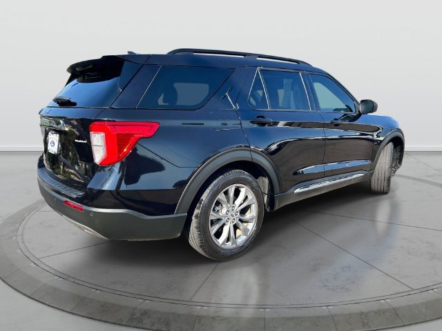 Used 2022 Ford Explorer XLT w/ Equipment Group 202A RWD image 6