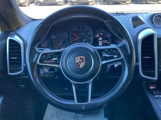 Used 2017 Porsche Cayenne image 40