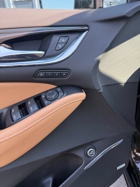 Used 2018 Buick Enclave Premium AWD/4WD image 12