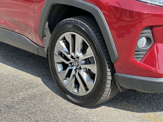Certified 2020 Toyota RAV4 XLE Premium AWD/4WD image 29