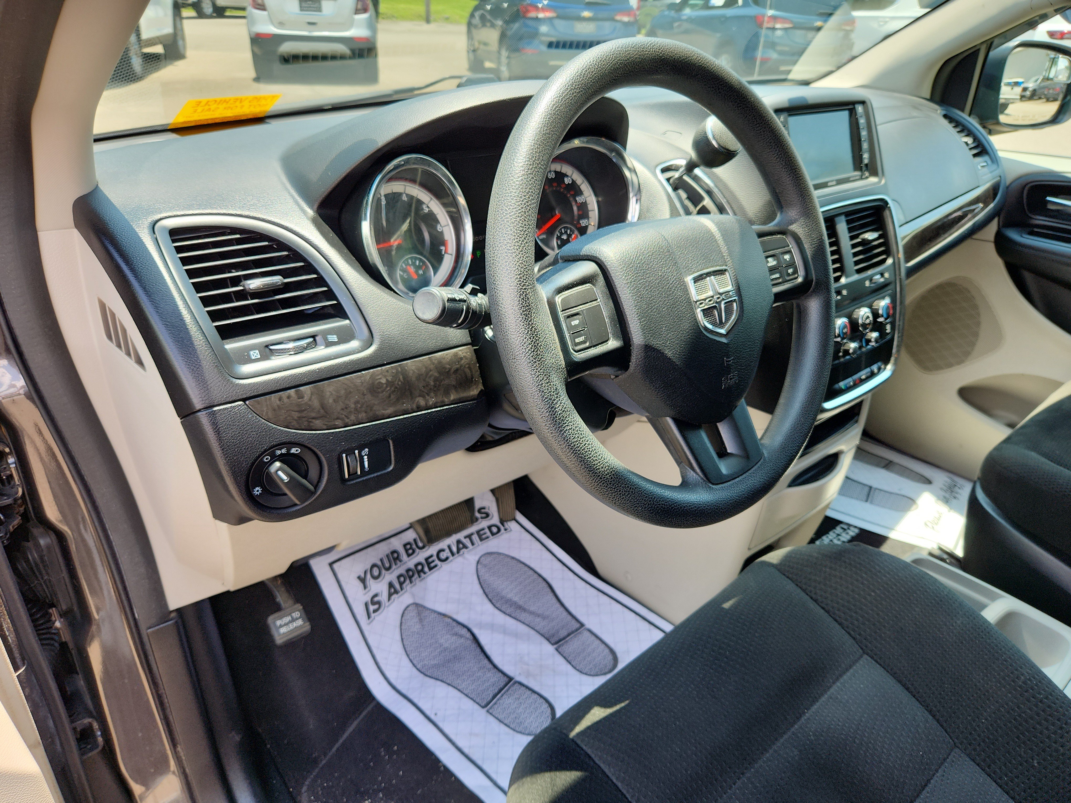 Used 2016 Dodge Grand Caravan SE w/ Quick Order Package 29E SE FWD image 14