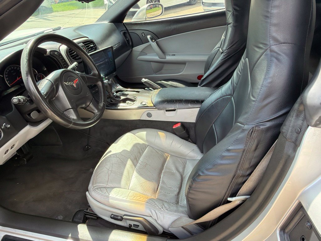 Used 2005 Chevrolet Corvette Coupe w/ Preferred Equipment Group RWD image 7