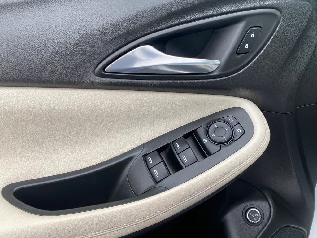 Used 2020 Buick Encore GX Preferred w/ Cold Weather Comfort Package FWD image 13