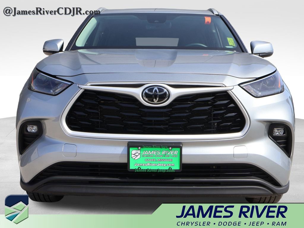 Used 2025 Toyota Highlander XLE image 7