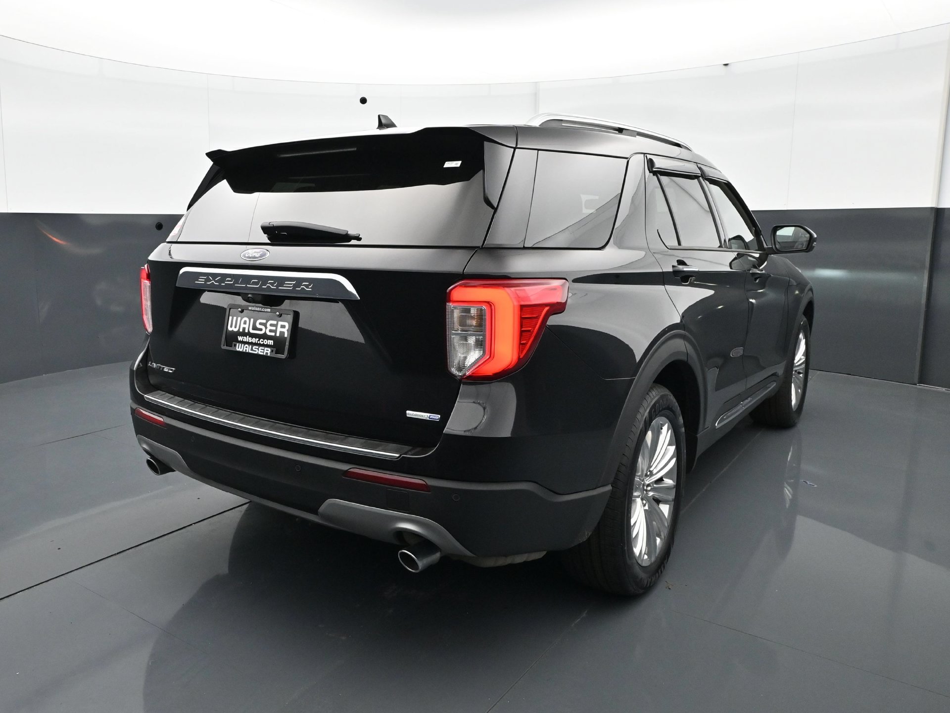 Used 2020 Ford Explorer Limited AWD/4WD image 6
