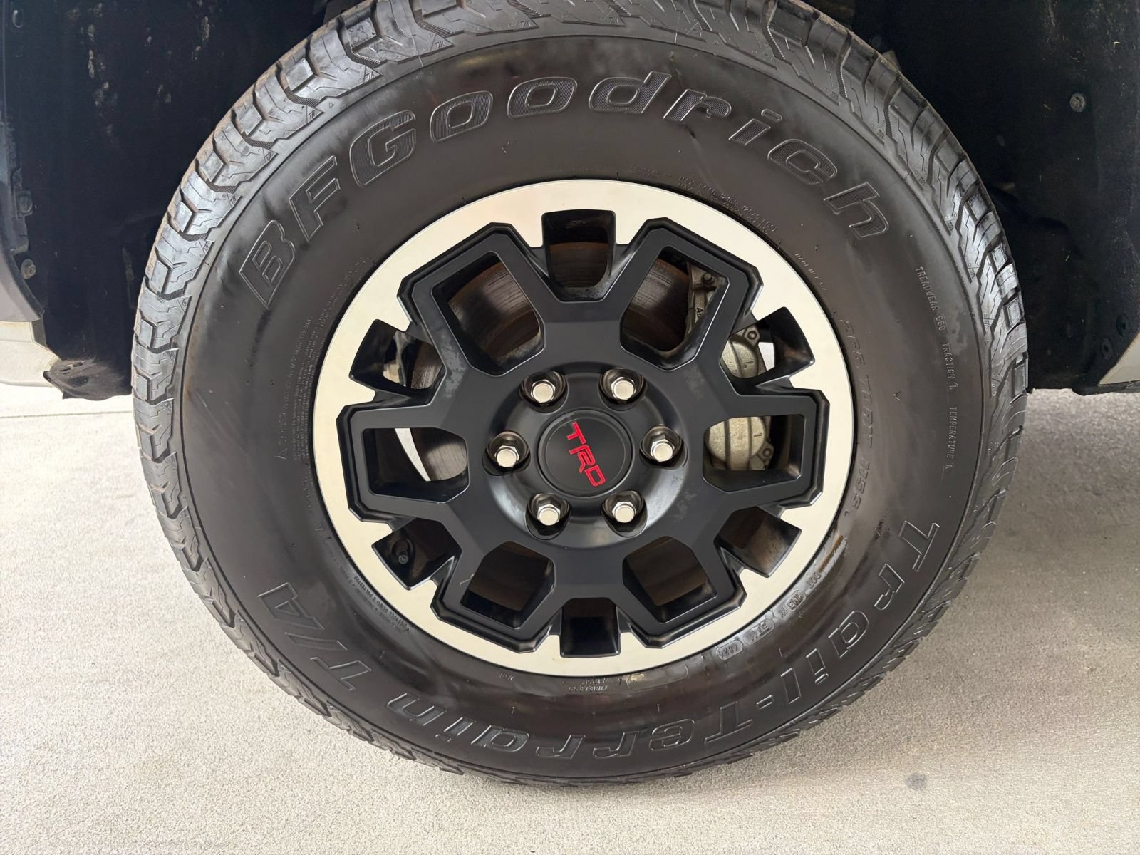 Used 2025 Toyota Tacoma TRD Off-Road AWD/4WD image 29