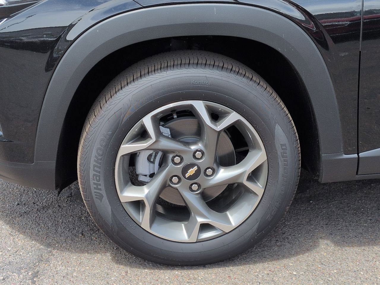 New 2026 Chevrolet Trax LT w/ Driver Confidence Package FWD image 34
