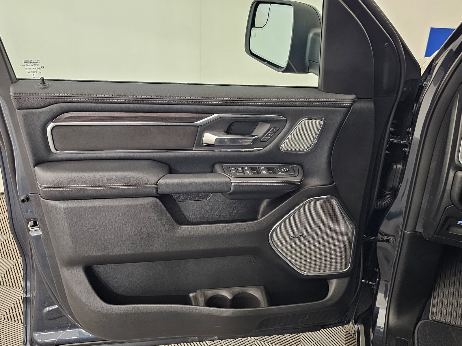New 2026 RAM 1500 Laramie AWD/4WD image 2