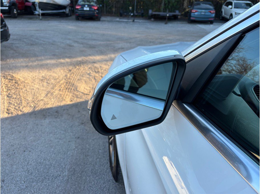 Used 2020 Mercedes-Benz GLC 300 4MATIC w/ Multimedia Package image 17