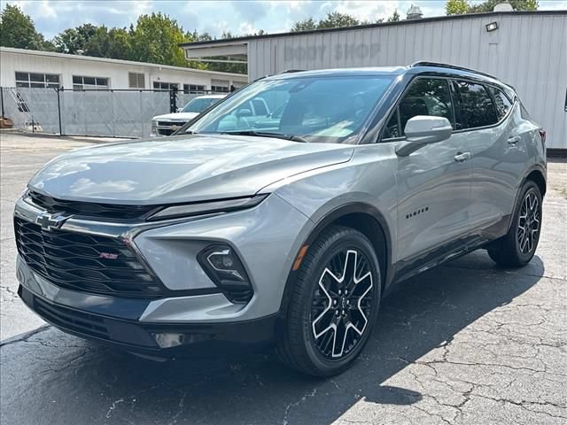 Certified 2023 Chevrolet Blazer RS w/ Driver Confidence II Package FWD image 5