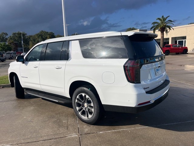 New 2026 Chevrolet Suburban LS image 4