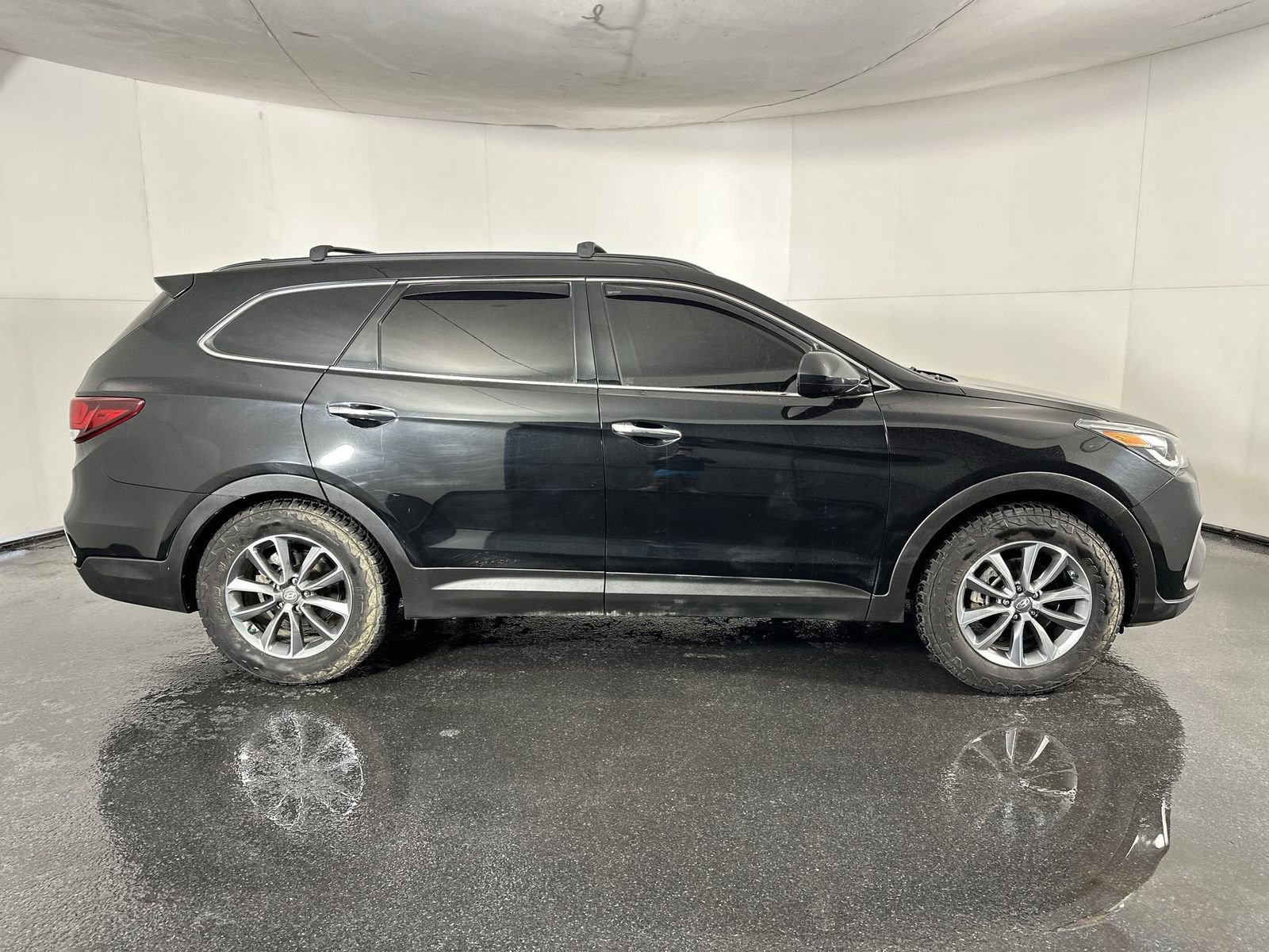 Used 2019 Hyundai Santa Fe XL SE image 14