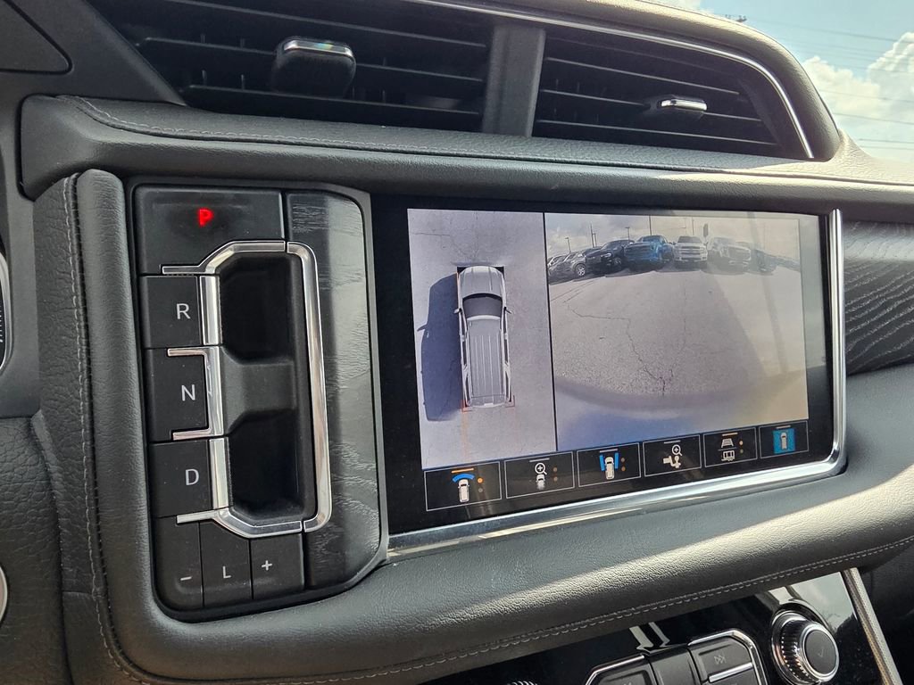 Used 2021 GMC Yukon Denali w/ Denali Ultimate Package AWD/4WD image 16